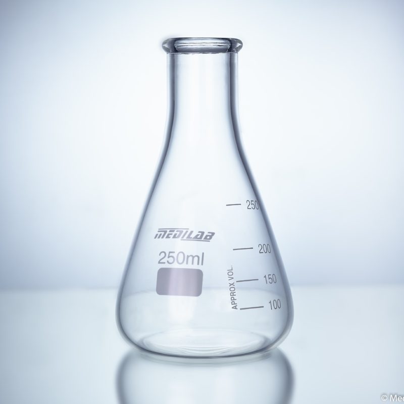 Buy Glass Volumetric Flasks in Bulk Worldwide | Medilab