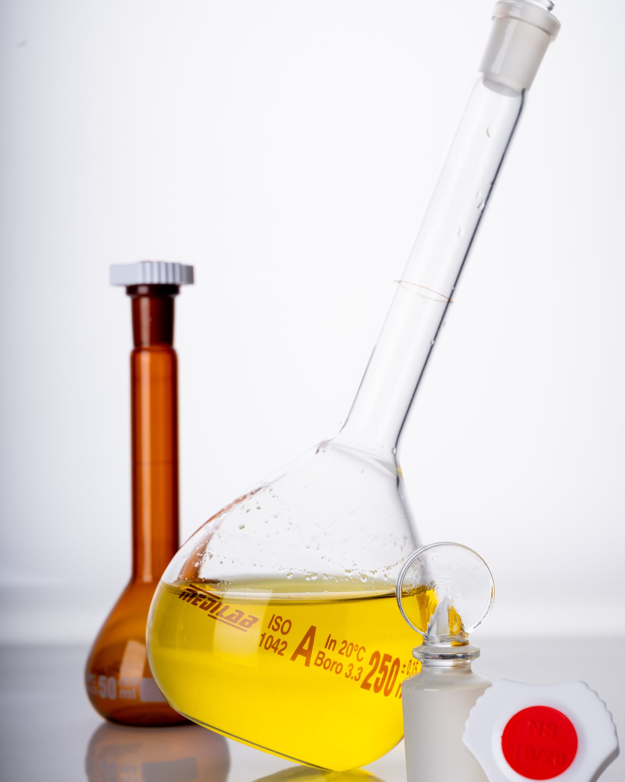 laboratory volumetric flask